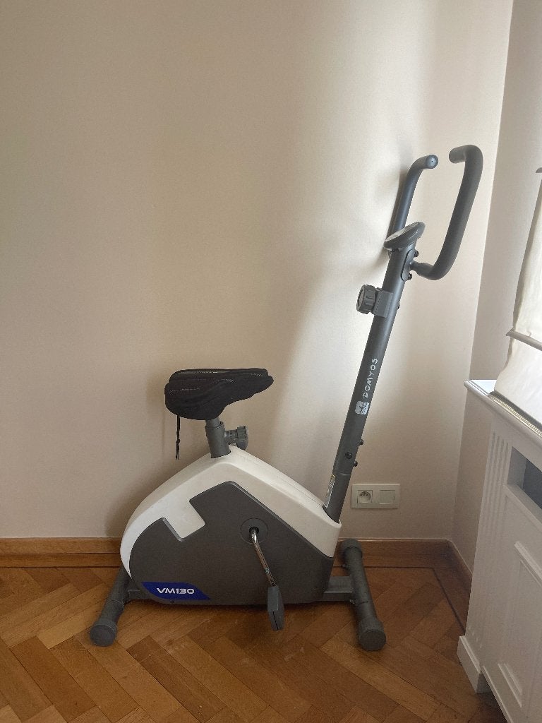 Vélo d’appartement domyos vm130, Jambes, Comme neuf, Enlèvement, Vélo d'appartement