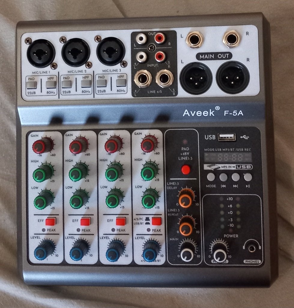 Mini table de mixage dans sa boîte, Enlèvement, Neuf, Moins de 5 canaux