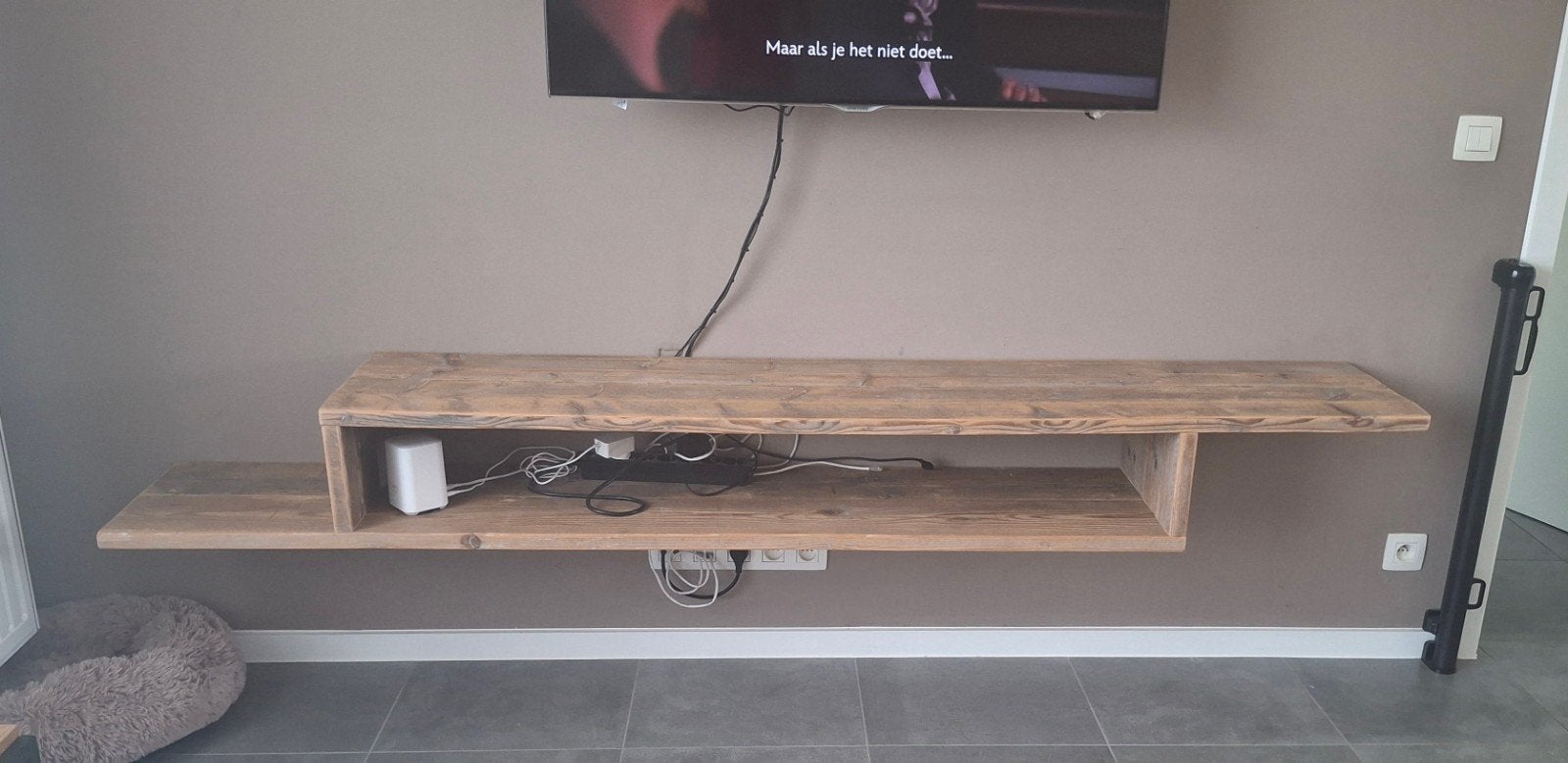 tv-meubel zwaar steigerhout totale lengte 230, Huis en Inrichting, Kasten |Televisiemeubels, Ophalen