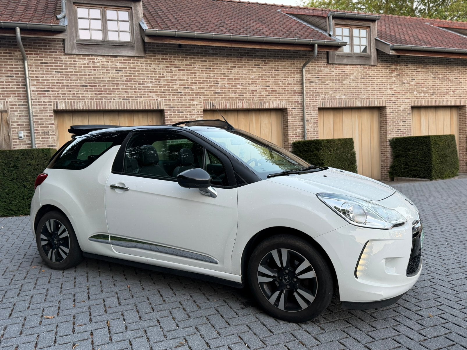 Citroën DS3 Cabrio 1.2 Benzine Euro6B *Blanco Gekeurd Vvk, Autos, Achat, Euro 6, Cabriolet, Boîte manuelle