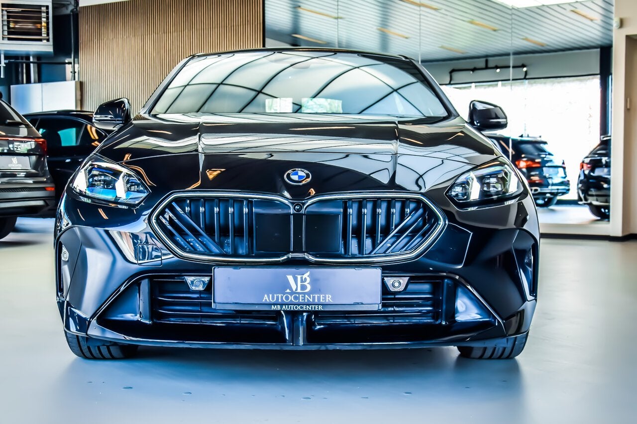 BMW 123 iA xDrive M-Sport Night Edition 06/2025, Auto's, BMW, 1998 cc, 1 Reeks, 4 cilinders, 0 kg