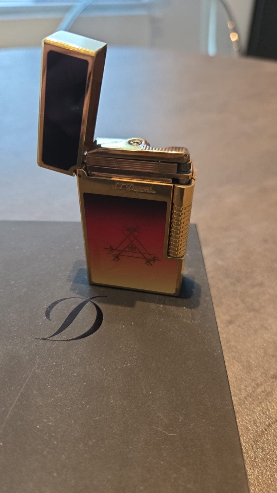 Briquet ST Dupont, Enlèvement, Briquet