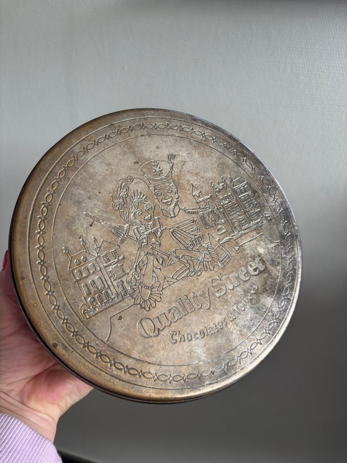 Prachtig Vintage Quality Street Snoepblik – Diameter 19 cm, Ophalen of Verzenden, Overige merken