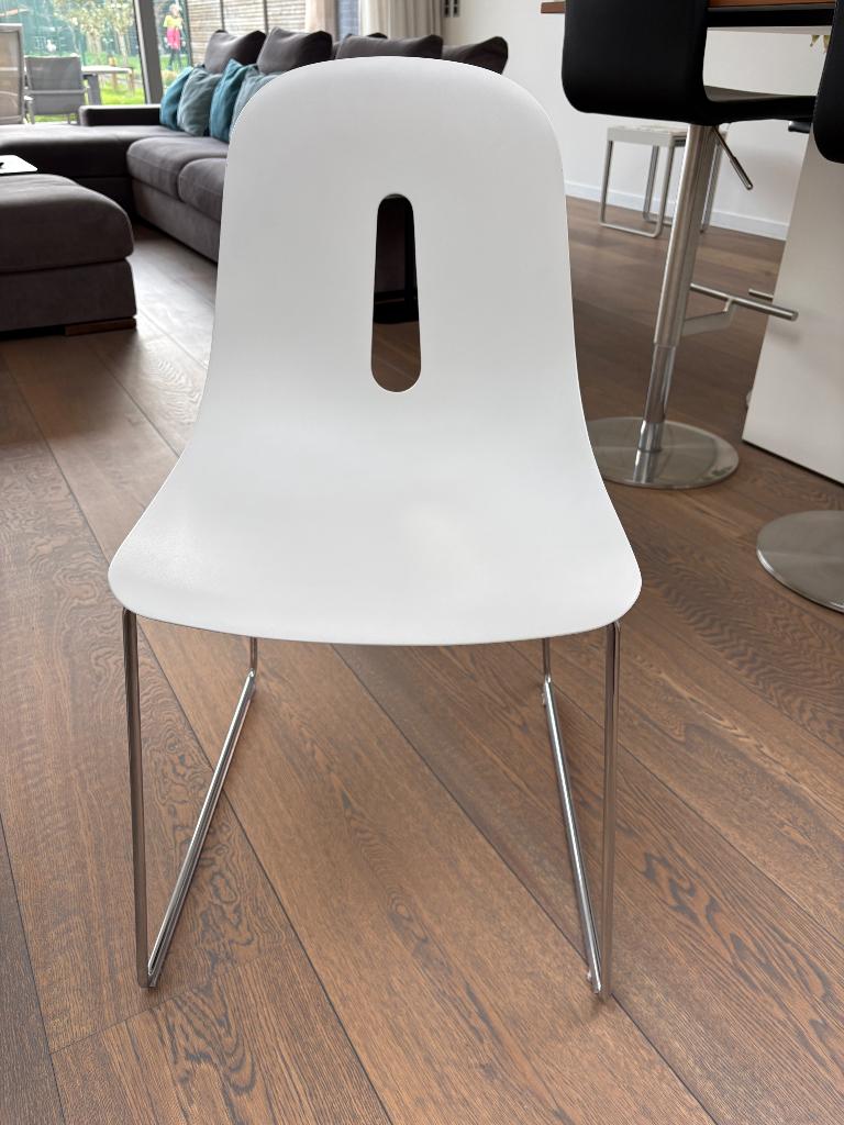Designstoel (in totaal 8 stuks te koop), Ophalen, Wit, Design, Zo goed als nieuw
