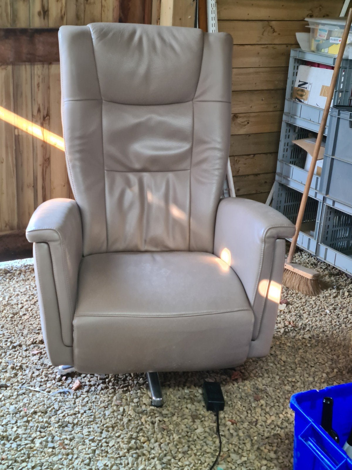 Relax zetel, beige, leder, van bij Gova( Lier), Huis en Inrichting, Fauteuils, Ophalen