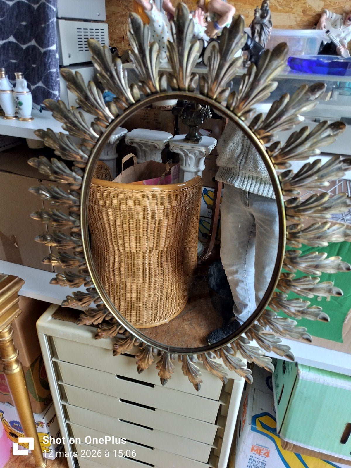 Miroir ancien, Enlèvement