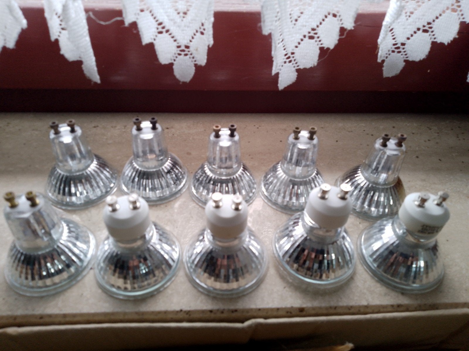 spotlampjes 220v 50w 1 euro per spot, Ophalen