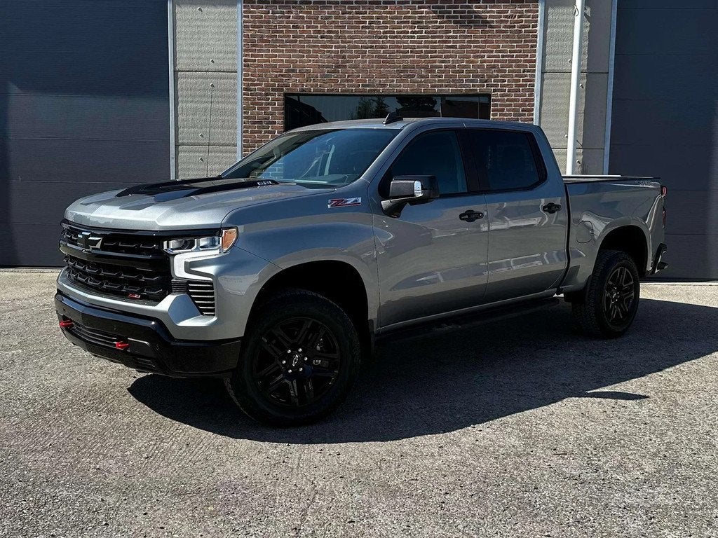 Chevrolet Silverado Trail Boss 6.2L V8 €58.900,-excl btw., Auto's, 8 cilinders, 5 zetels, Nieuw, Particulier