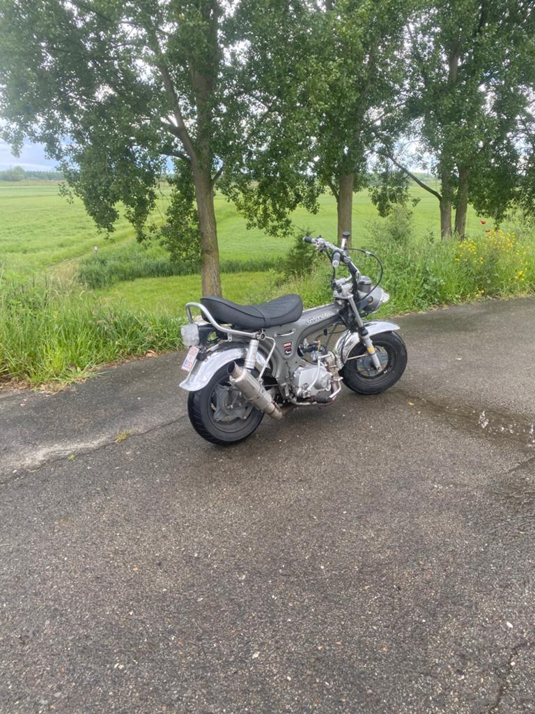 Dax a klasse, Fietsen en Brommers, Overige modellen, Klasse A (25 km/u), Zo goed als nieuw, 4 versnellingen