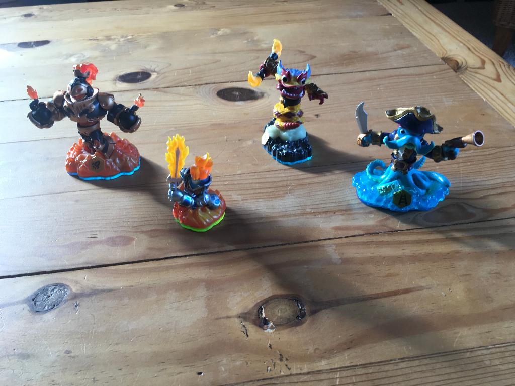 Figurines Skylanders (4 figurines, Enlèvement, Utilisé