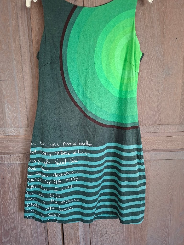 Robe Desigual m 38, Vêtements | Femmes, Robes, Taille 38/40 (M), Enlèvement ou Envoi, Au-dessus du genou, Comme neuf