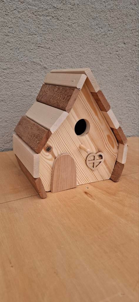 Gekleurd vogelhuisje, Tuin en Terras, Ophalen