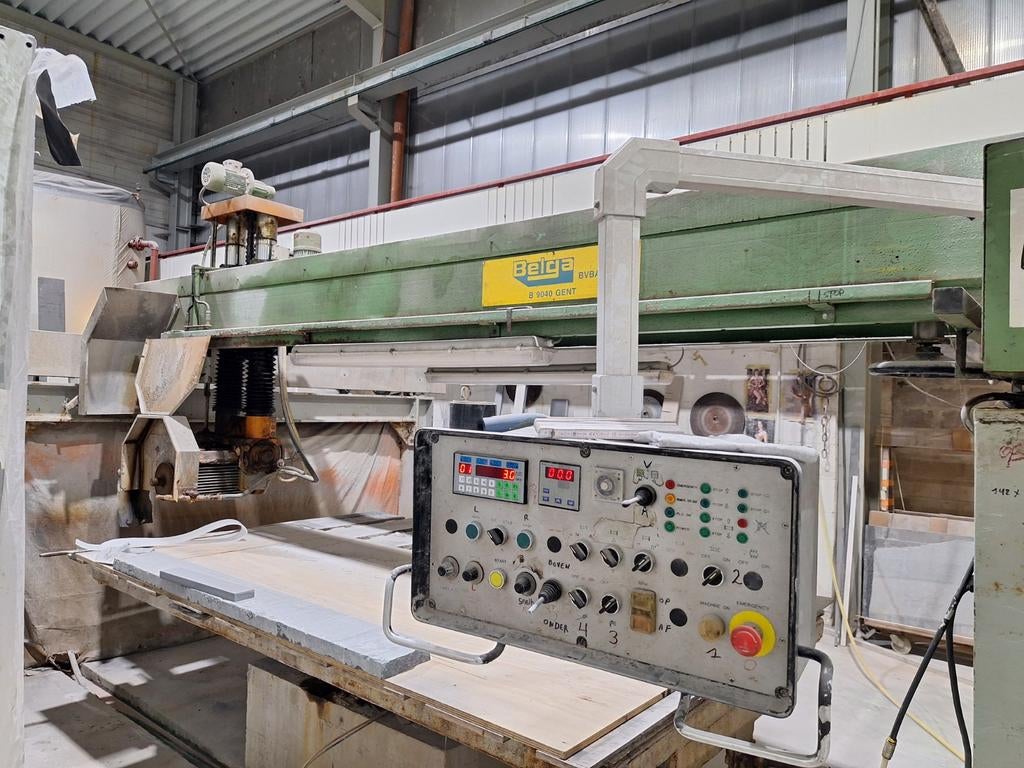 Automatische steenzaag machine, Ophalen