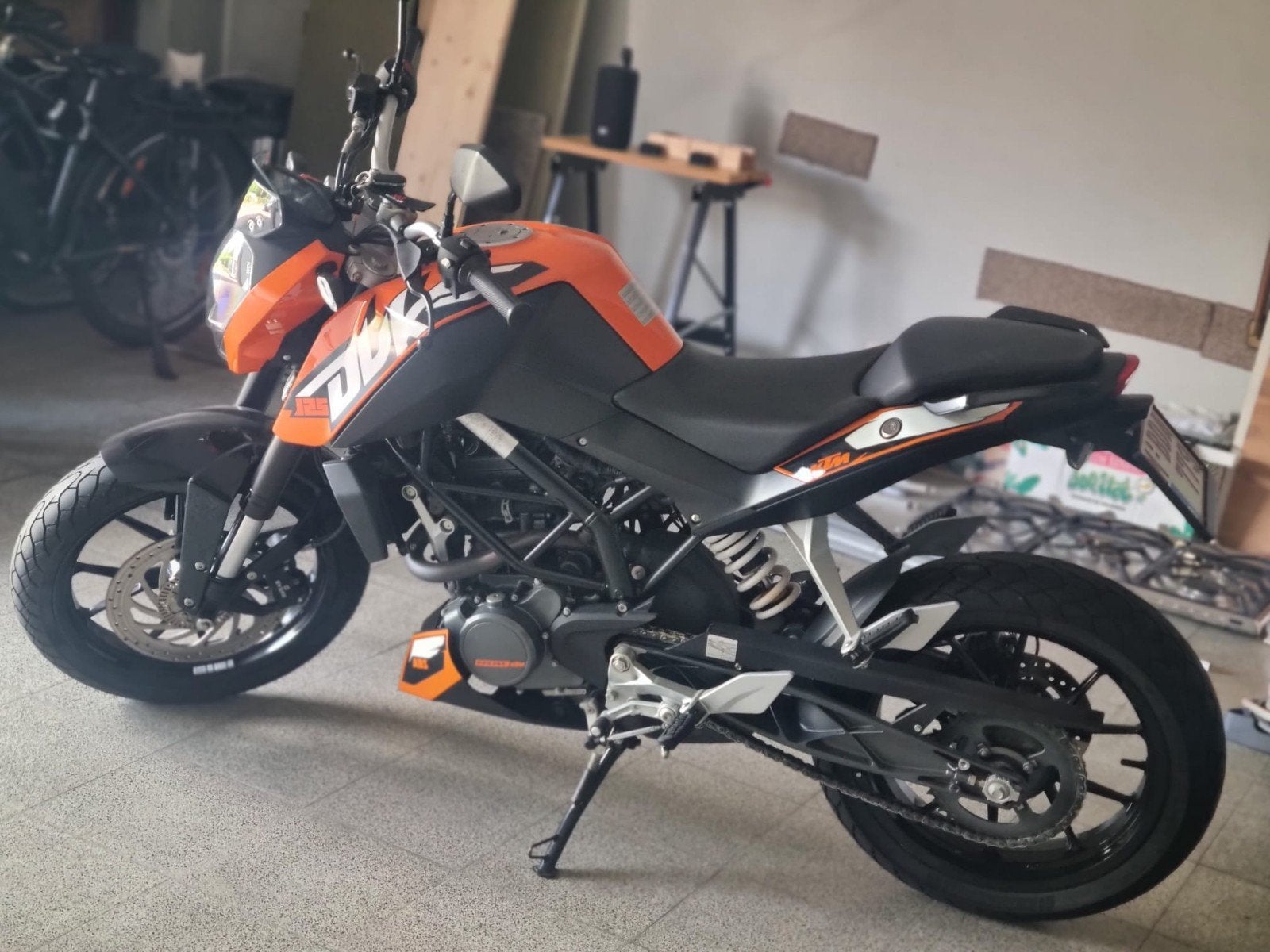 KTM Duke 125 ABS, in originele staat en lage km stand, Motoren, Motoren | KTM, Occasion, Particulier, 125 cc, 11 kW of minder