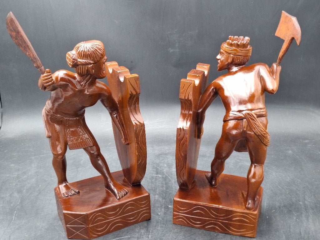 twee oude houten handgesneden Filipijnse beelden, jaren 60, Antiek en Kunst, Ophalen of Verzenden
