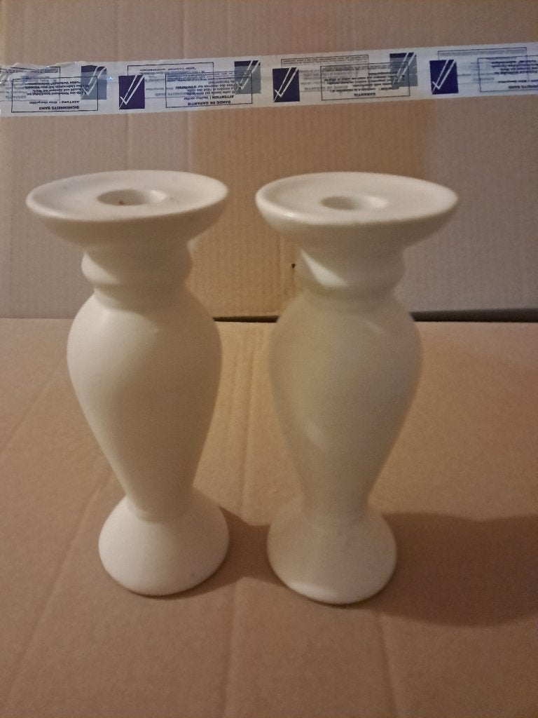 Un lot de 2 bougeoirs blanc à bougie conique., Maison & Meubles, Enlèvement, Utilisé, Blanc, Bougie