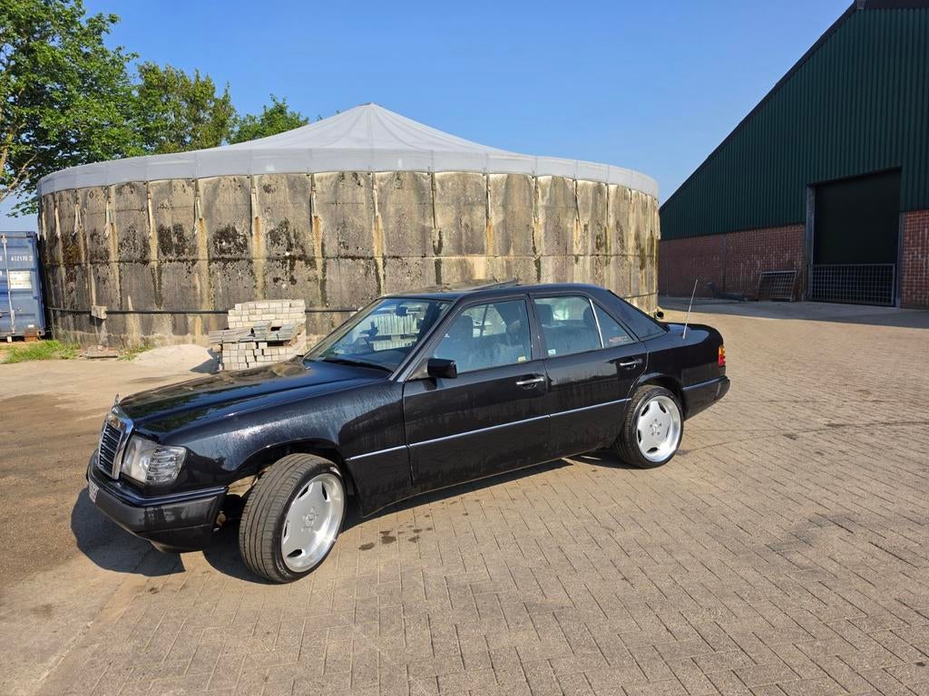 W124 200E 1992, Autos, Mercedes-Benz, Particulier, Classe E, Radio, Attache-remorque, Essence, Euro 1, Automatique, Enlèvement ou Envoi