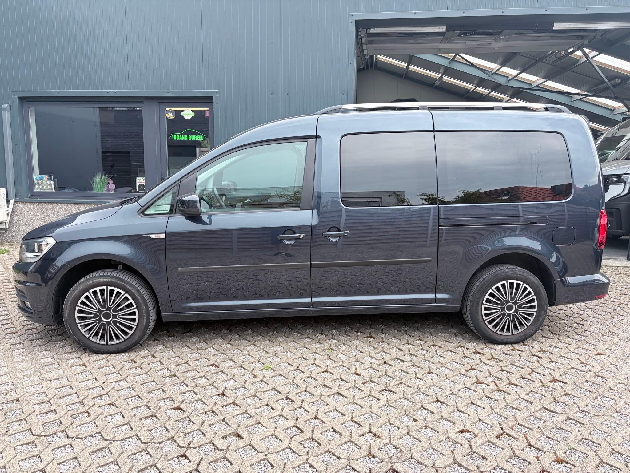 Volkswagen Caddy 7 zitplaatsen - CNG+benzine - Automaat, Auto's, Volkswagen, Gebruikt, 4 cilinders, CNG (Aardgas), Blauw