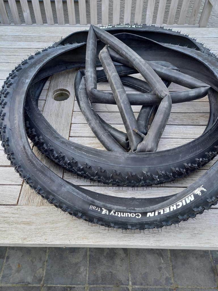 2 PNEUS + 2 CHANBRES À AIR MICHELIN COUNTRY 26x2.00 NOUVEAU, Enlèvement