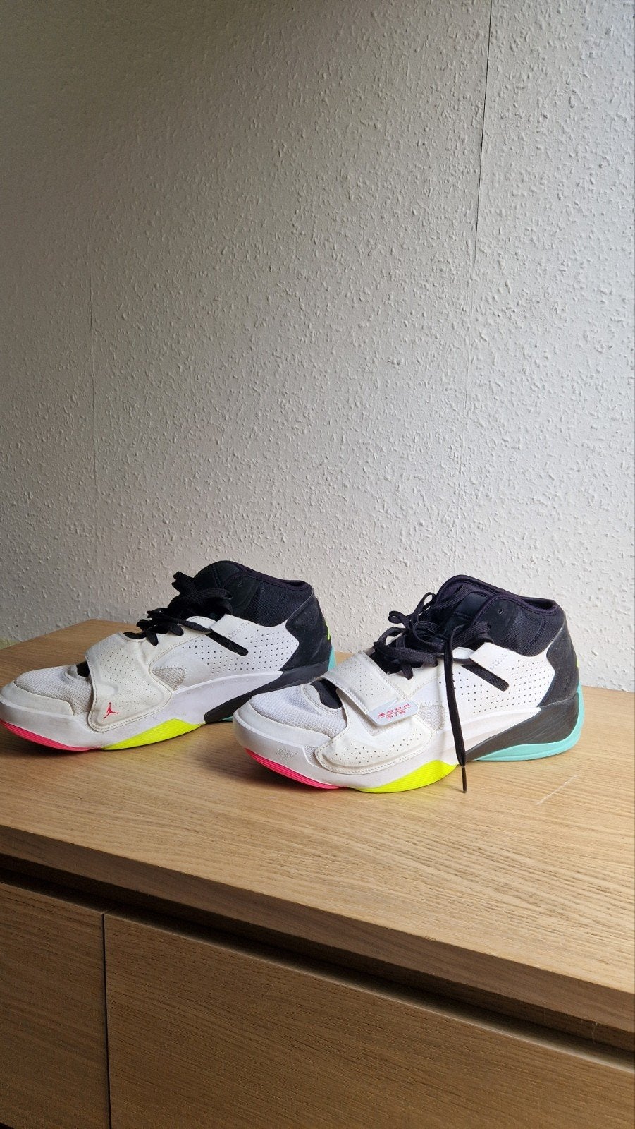 Basketschoenen Zion 2 Men's 'White/Volt/Black', Ophalen