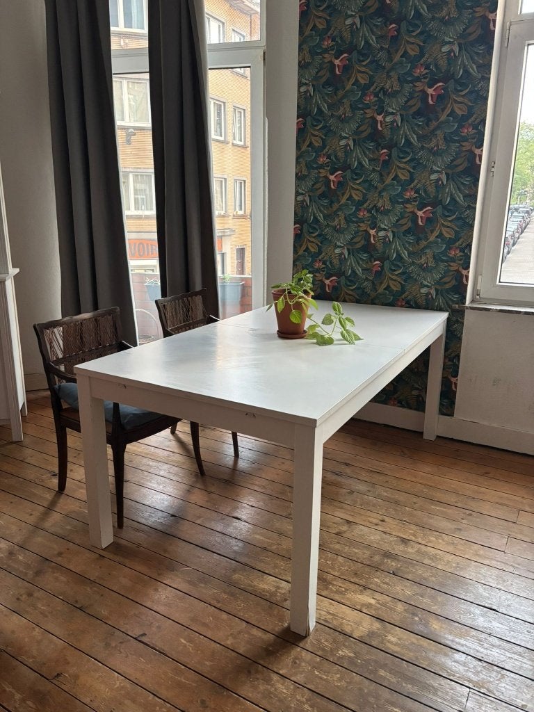 TABLE BLANCHE, 150 à 200 cm, Cinq personnes ou plus, Enlèvement, Utilisé
