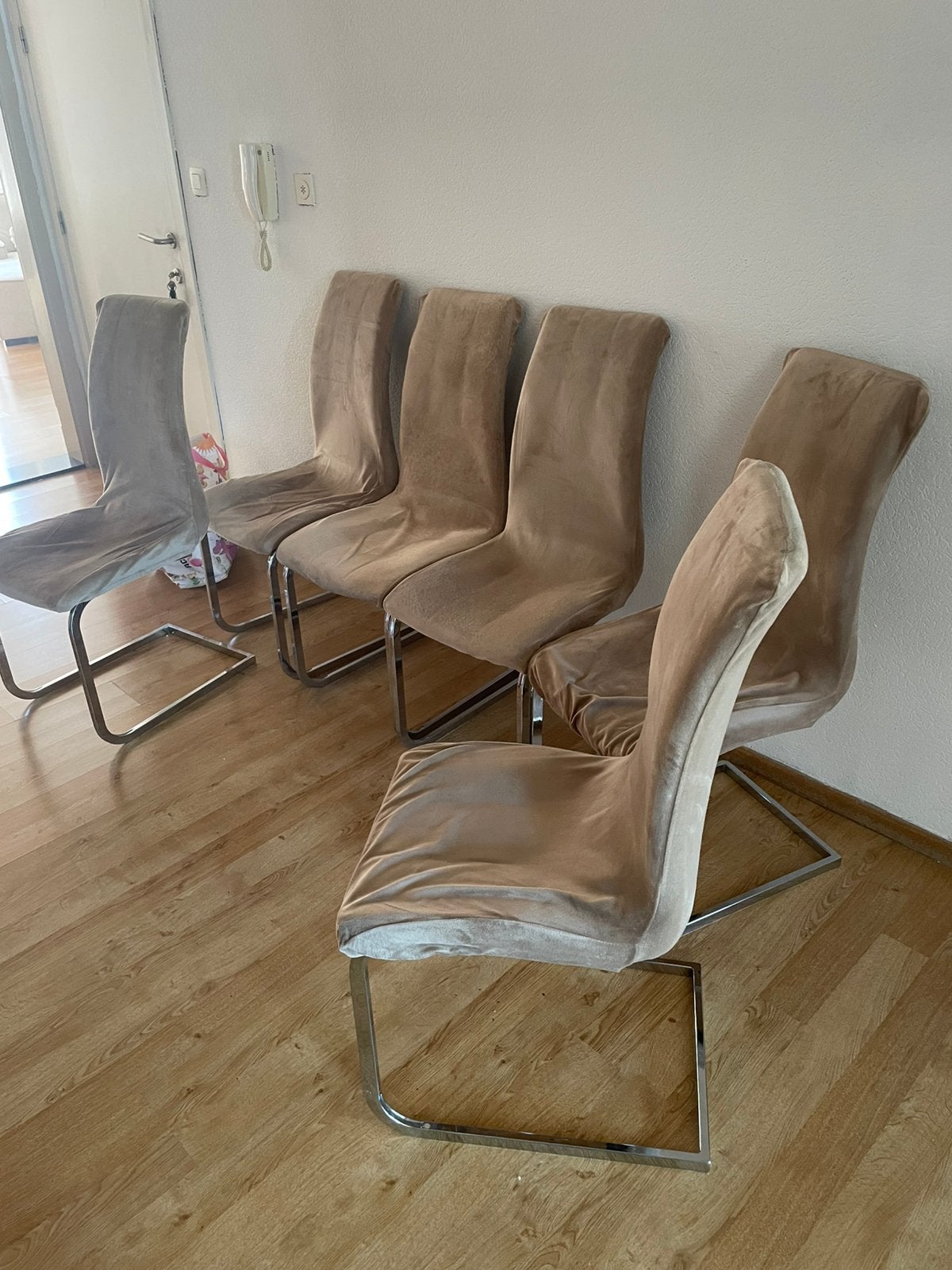 6 eetkamer stoelen gratis op te halen Hasselt, Ophalen, Gebruikt, Bruin, Stof