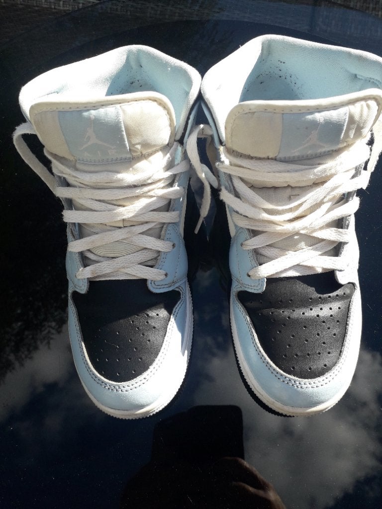 Basket Jordan 1mid, Enlèvement ou Envoi, Comme neuf, Chaussures