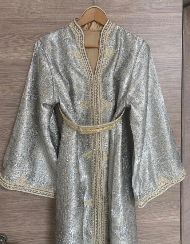 Brokaatkaftan en zijn riem, Caftan marocain, Ophalen, Zo goed als nieuw