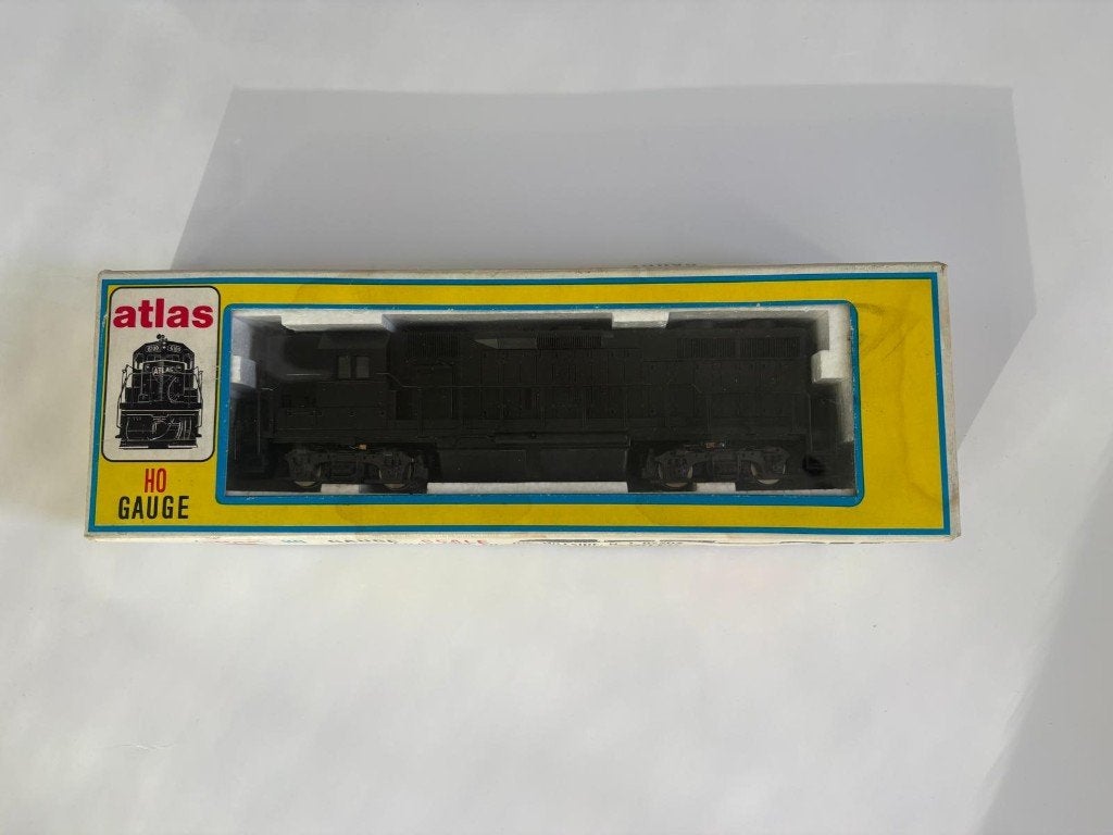 Locomotive Atlas HO GP38 Diesel Undecorated Noir, Enlèvement ou Envoi, Utilisé, Locomotive