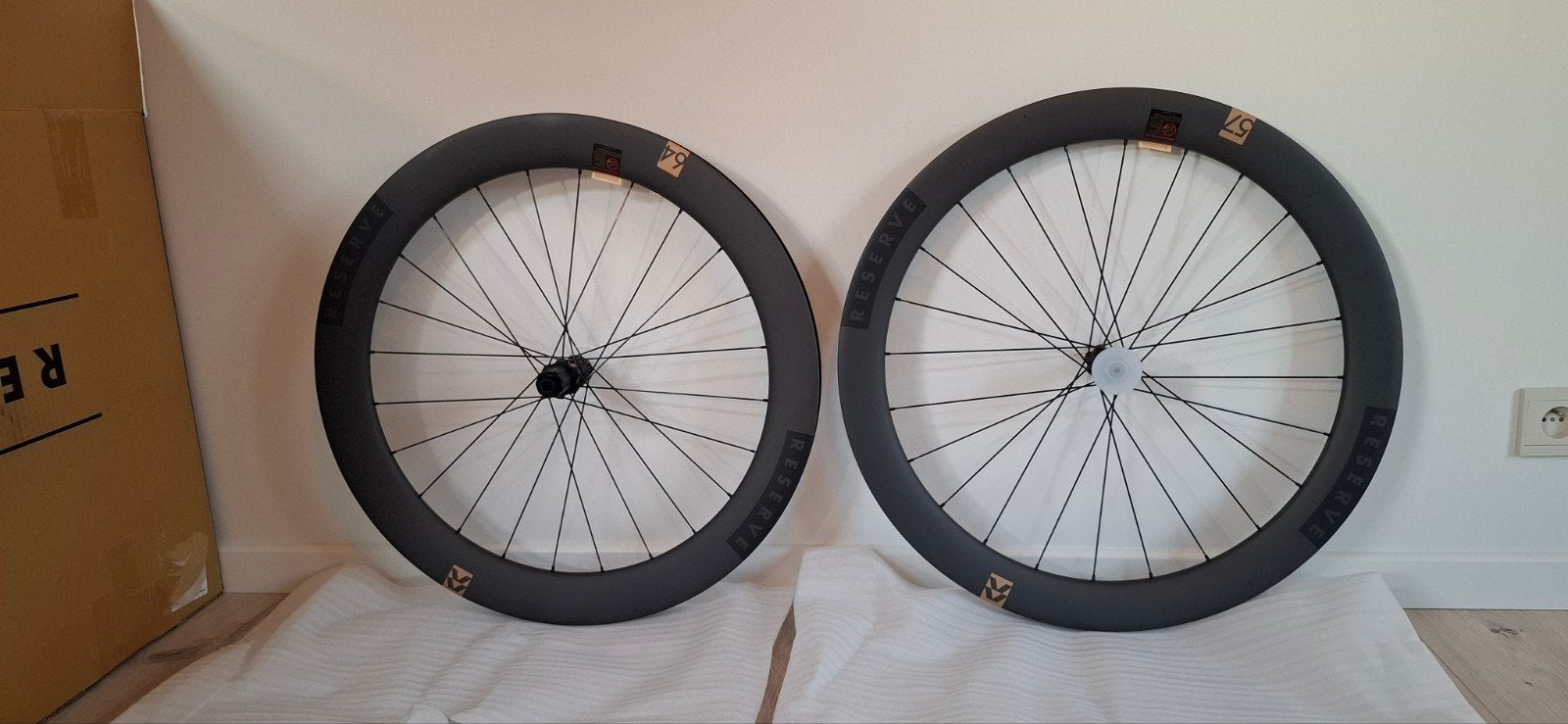 Paire de roues New Reserve 57/64 DT Swiss 240EXP Shimano, Vélos & Vélomoteurs, Vélos Pièces, Enlèvement, Neuf, Reserve, Carbone