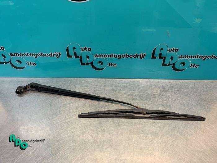 Bras essuie-glace avant d'un Toyota Yaris (Yaris 1 02-), -, 3 mois de garantie, Toyota, Utilisé