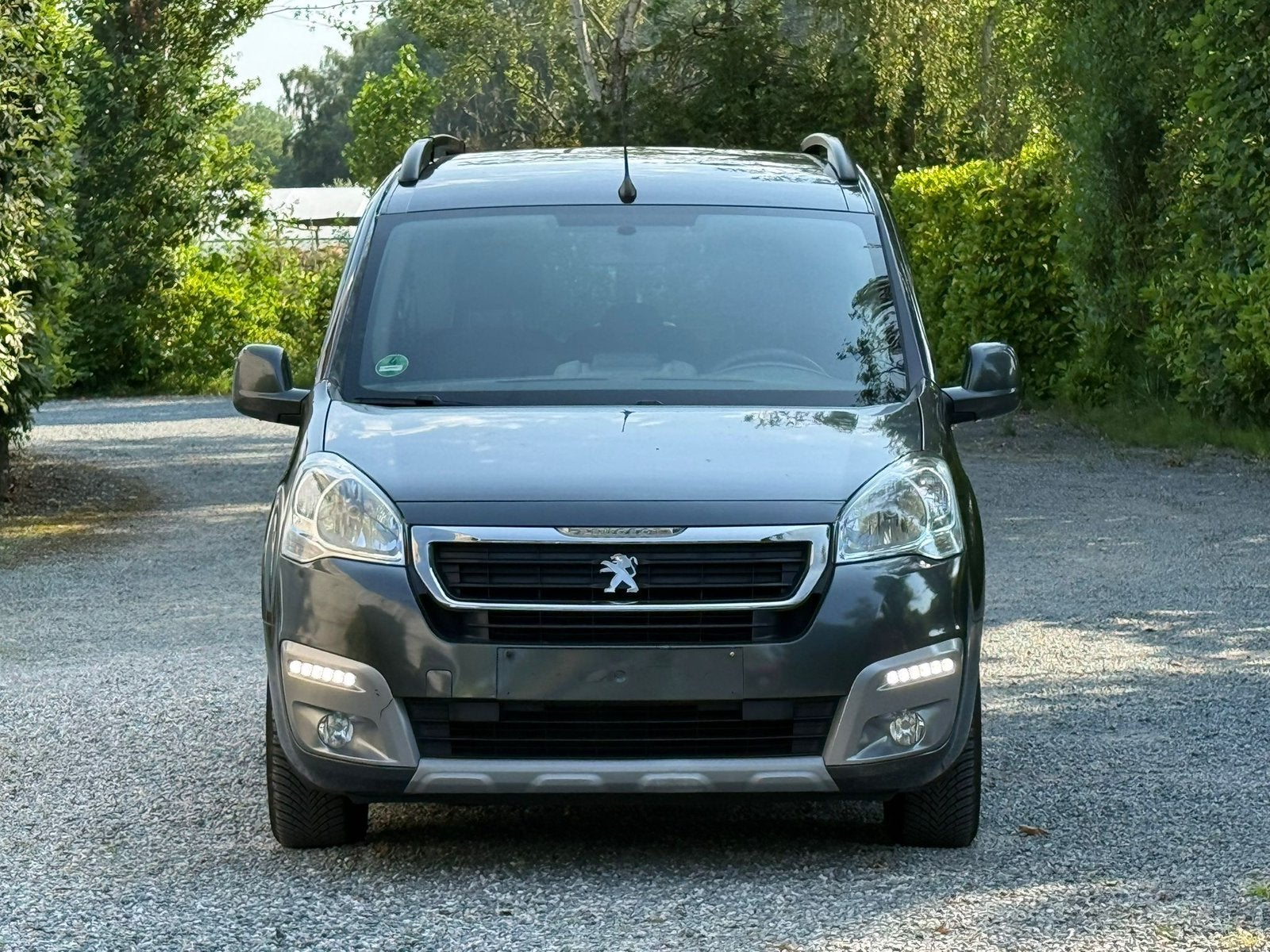 Peugeot Partner 1.2 Essence ️ /Style/91000 km/Navi/Euro 6, Achat, Euro 6, Noir, 5 portes