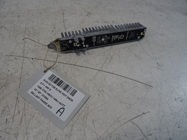 BALLAST DE PHARE XENON DROIT Audi Q3 (F3B) (1101065), Mevr. I. Hauben, Audi, Utilisé, Rue de l'Espoir 34 34
4030  GRIVEGNÉE, BE