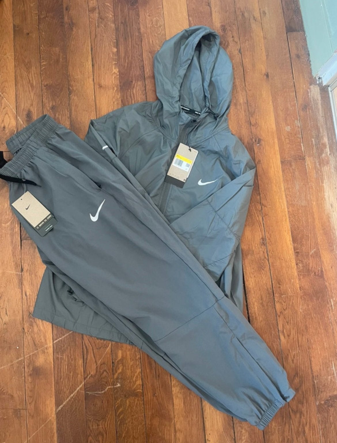 Nike hardloopset grijs, Ophalen of Verzenden, Zo goed als nieuw, Grijs
