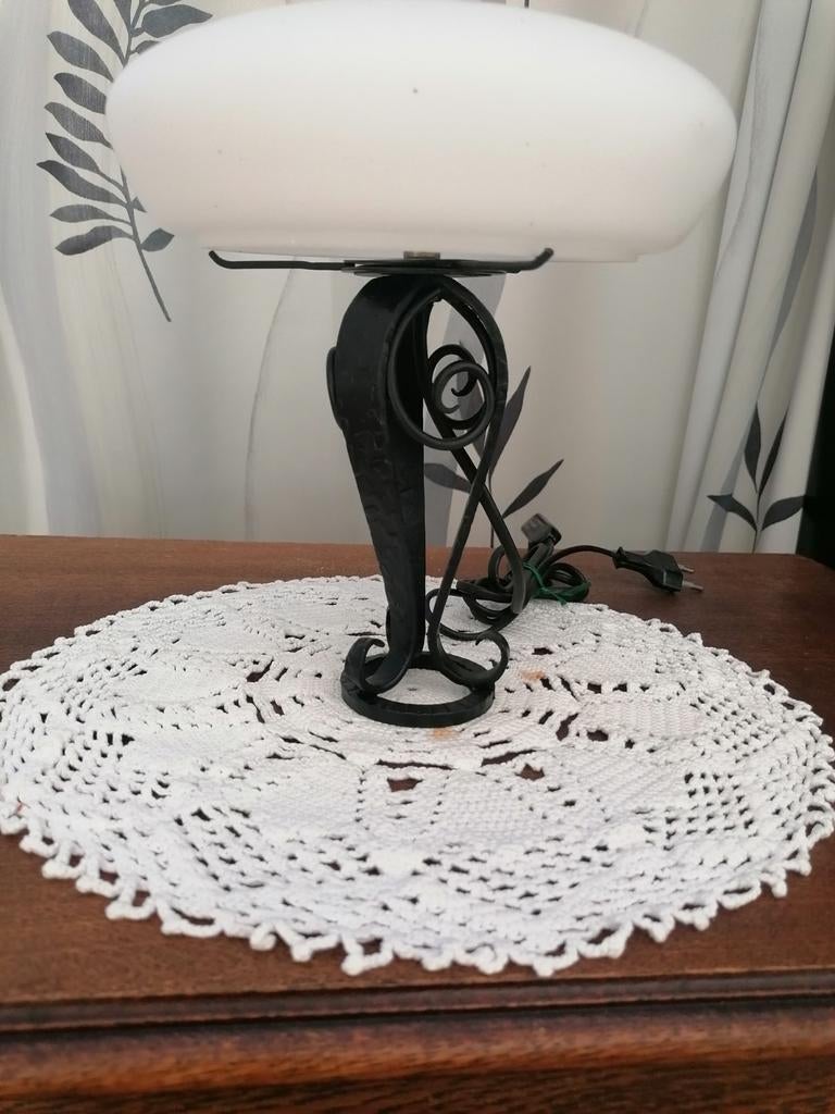 Oude smeedijzeren tafel- of bureaulamp, Ophalen of Verzenden