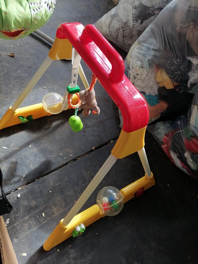 speeldriehoekje met bijhorende speeldekentje, Ophalen