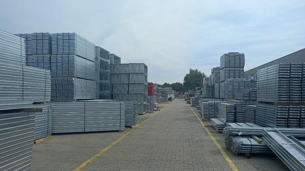 Pakket Gevelsteiger 100m² – COMPLET – € 2500, Doe-het-zelf en Bouw, Steigers, Ophalen of Verzenden, Gevelsteiger