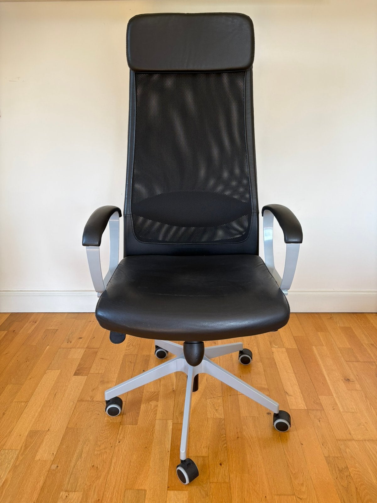 zwarte design bureaustoel met hoofdsteun, Ophalen, Zo goed als nieuw, Grijs, Bureaustoel
