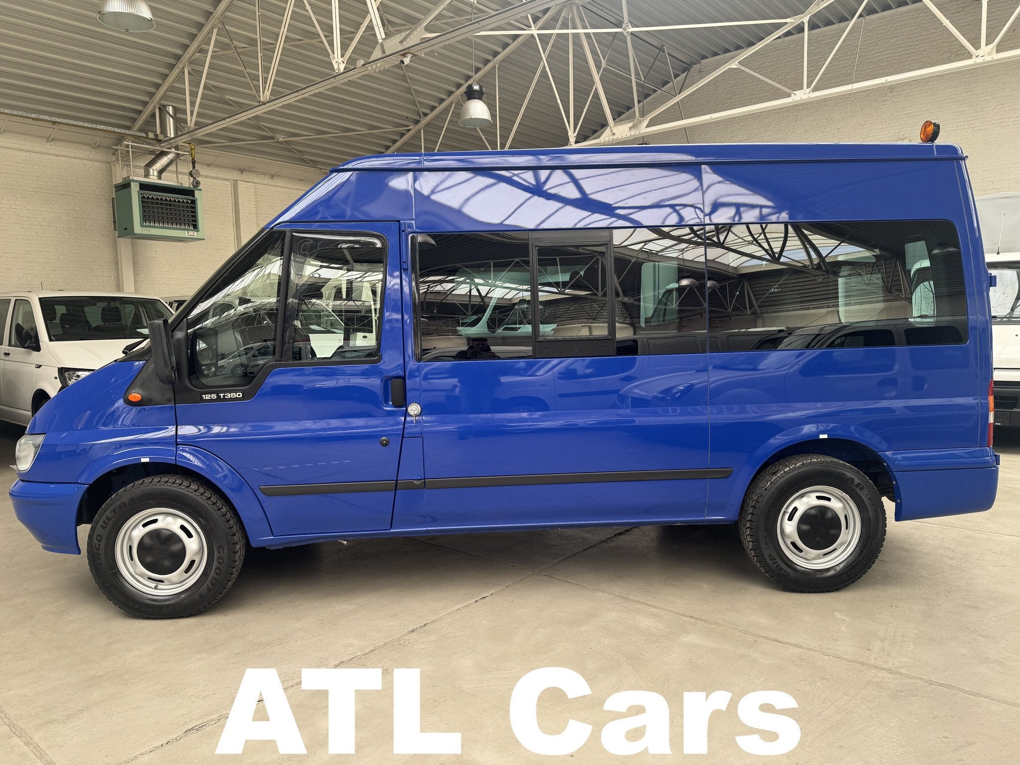 Ford Transit 2.4 D | !77.000KM! | WEBASTO | 8+1 | AIRCO, Auto's, Voorwielaandrijving, 4 deurs, Gebruikt, Blauw