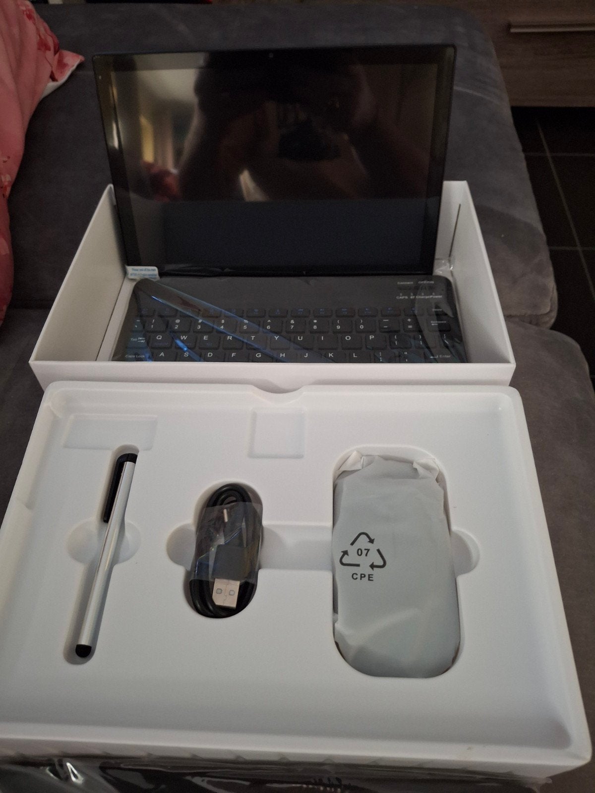 splinternieuwe complete tablet met stick muis en toetsenbord, Computers en Software, Ophalen of Verzenden