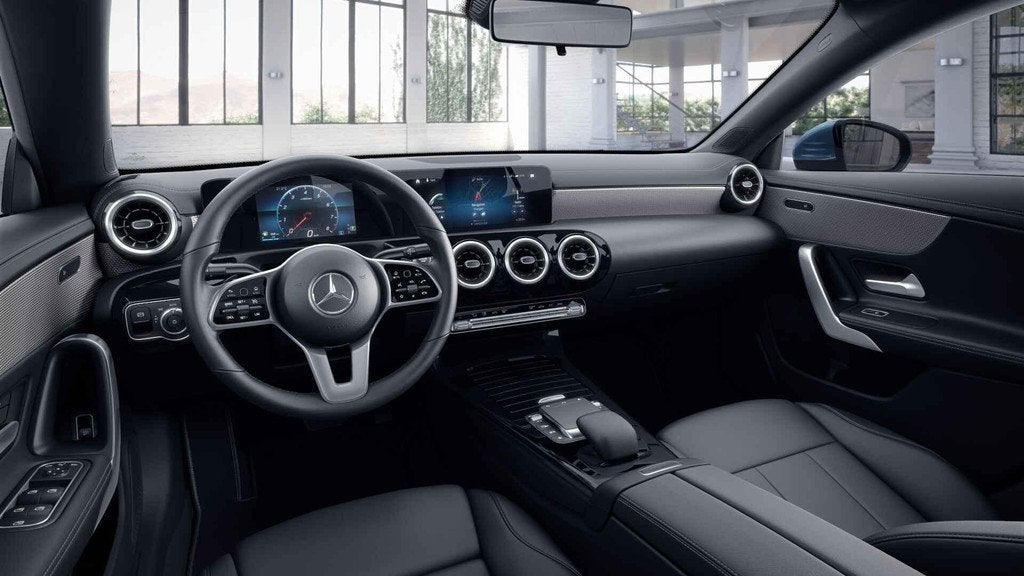 Mercedes-Benz CLA 180 Luxury Line | Panoramisch Dak | Trekha, Stof, Gebruikt, 4 cilinders, 5 zetels