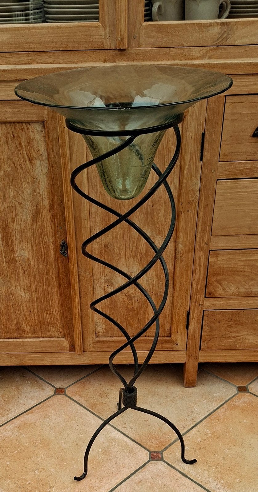 vasque en verre et fer forgé, Enlèvement