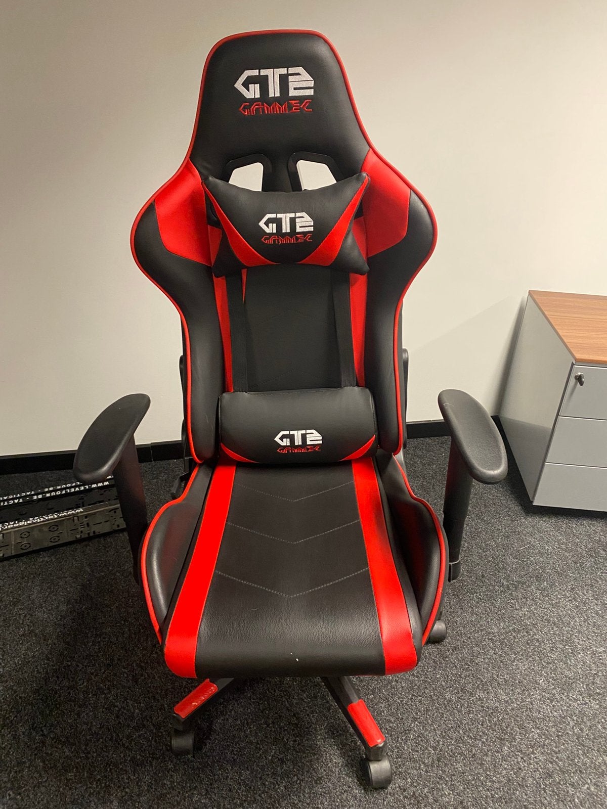 Chaise de jeu en parfait état, Enlèvement, Comme neuf