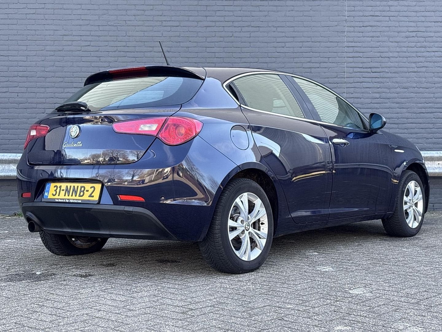 Alfa Romeo Giulietta 1.4 T Distinctive | Climate | Cruise |, Zwart, Blauw, Bedrijf, Start-stop-systeem