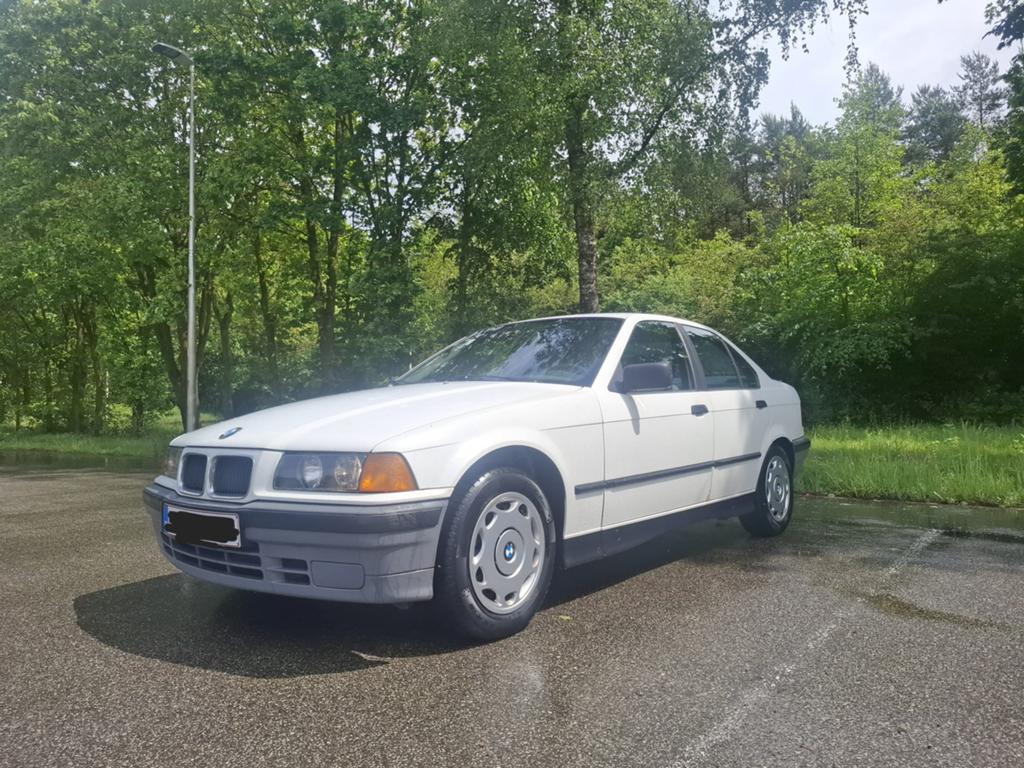 BMW 318i E36 1991 sedan - automaat - oldtimer, 4 cilinders, Wit, 1200 kg, 83 kW