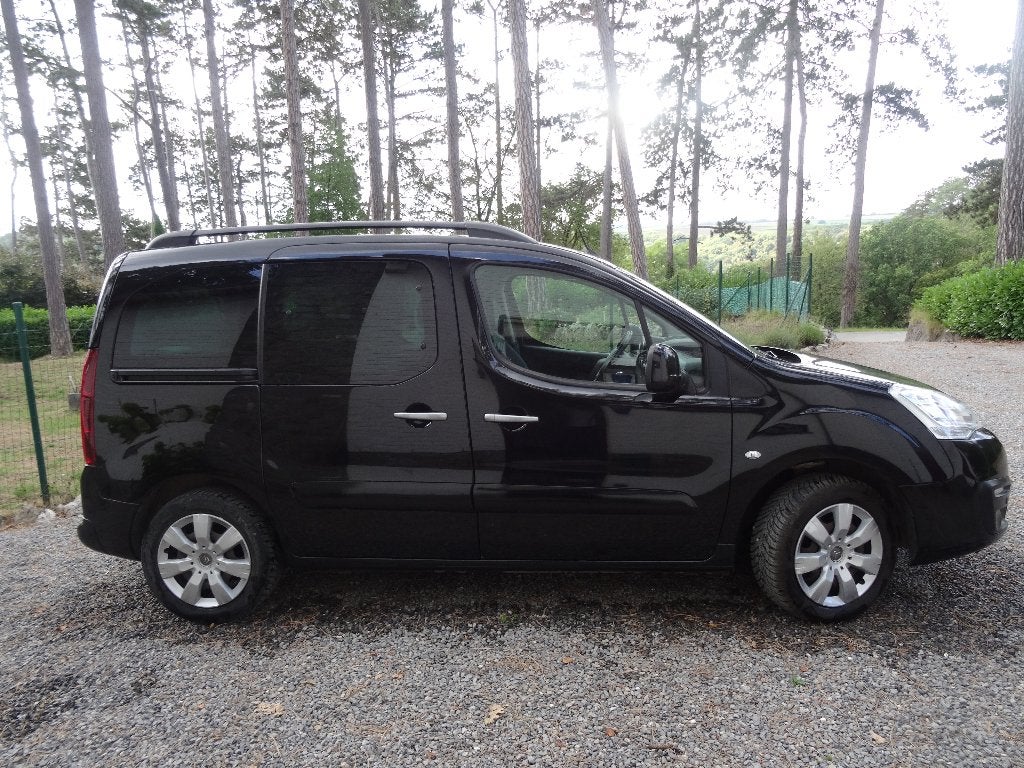 A vendre Citroen Berlingo 1.2 Pure Tech, full options, 2018, Autos, Achat, Euro 6, Boîte manuelle, Entretenue par le concessionnaire