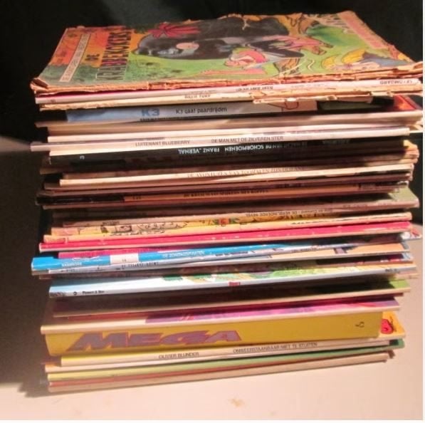 Une grande pile de bandes dessinées, diverses, Plusieurs BD, Enlèvement ou Envoi