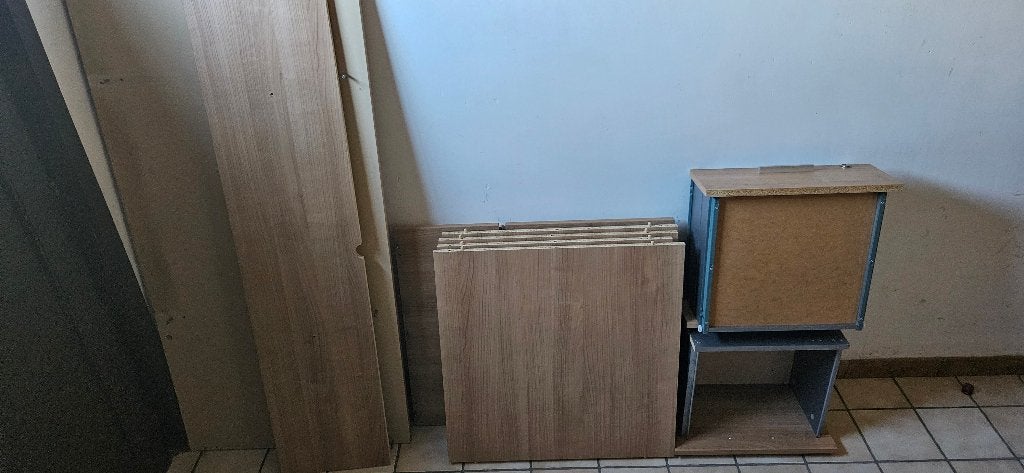 Stevig Bureau, Huis en Inrichting, Bureaus, Ophalen, Gebruikt, Bruin, Computerbureau