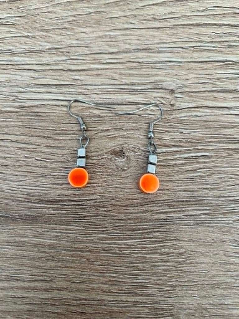 Boucle d’oreille argenté et orange, Handtassen en Accessoires, Oorbellen, Ophalen, Hangers, Oranje, Zo goed als nieuw