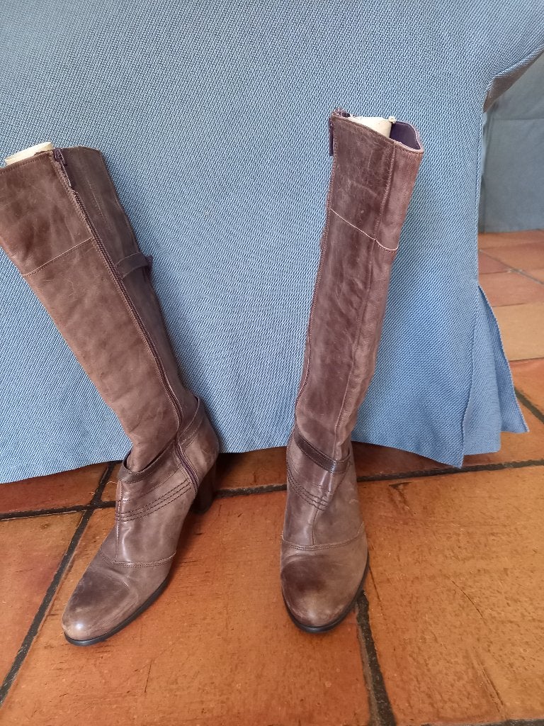 bottes en cuir pour femmes, Vêtements | Femmes, Chaussures, Neuf, Enlèvement ou Envoi, Brun, Bottes hautes
